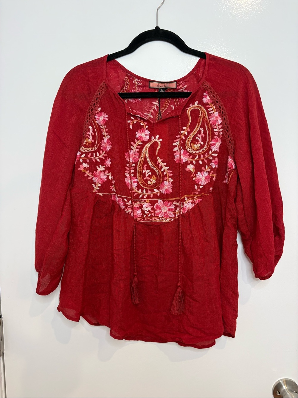 NWT Olive Hill Women's boho top Size S Red Embroidered Tassel Ties Bubble Sleeve